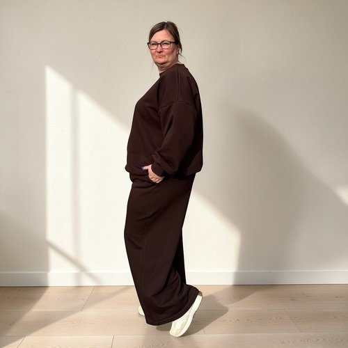 Moteriškas oversize kostiumas – patogus laisvalaikio komplektas su plačiomis kelnėmis 2